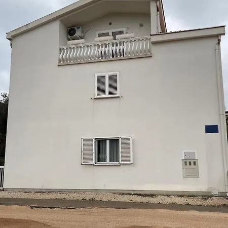 With Parking Space - 24614 شقة *