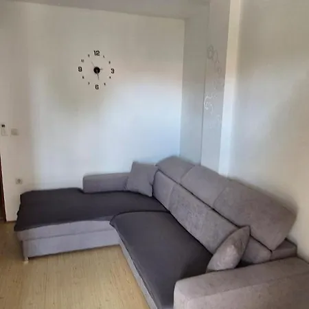 With Parking Space - 24614 Apartman *